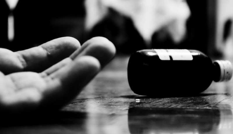 محاولة إنتحار صاحب مدرسة لتعليم السياقة على في البيض