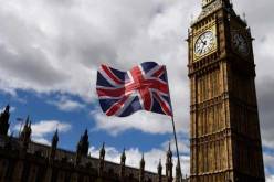 اصابات بعد اصطدام سيارة  بحاجز  قرب البرلمان البريطاني