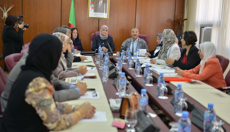 اللجنة القانونية للبرلمان تدرس تصاريح عشرة نواب جدد للنظر في مطابقتها