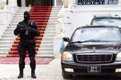 إعتقال شخص هاجم شرطيين بسكين قرب البرلمان التونسي