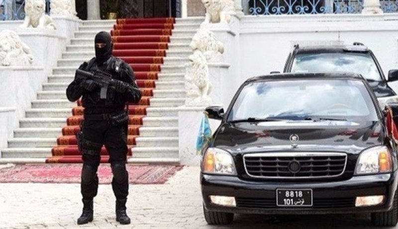 إعتقال شخص هاجم شرطيين بسكين قرب البرلمان التونسي