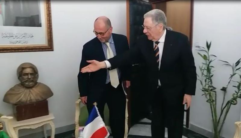 درس من السفير الفرنسي لولد عباس حول «البروتوكول»!