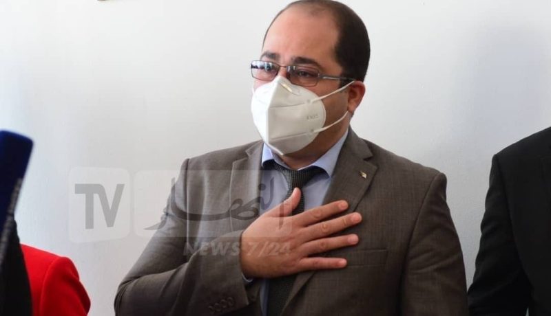 إبراهيم بومزار يهنىء عاملات القطاع ويوجه لهن رسالة