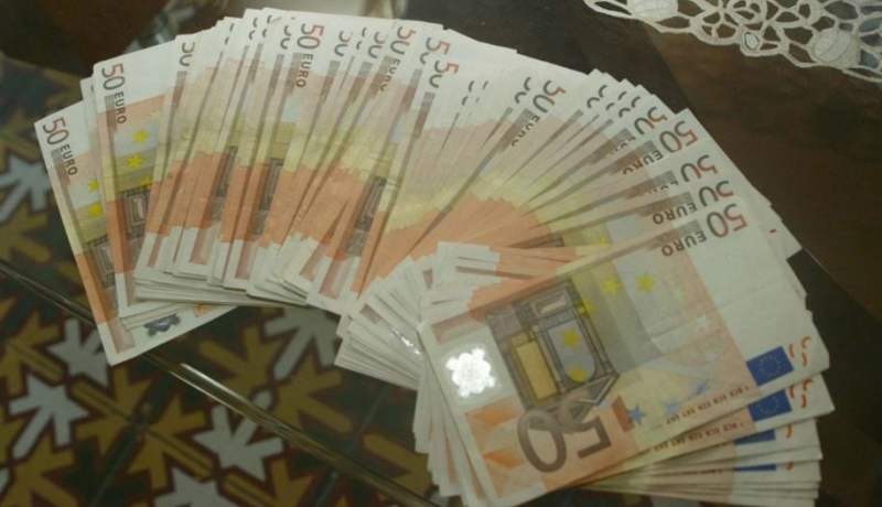 درك وهران يوقف شخص بحوزته أزيد من 19 ألف أورو