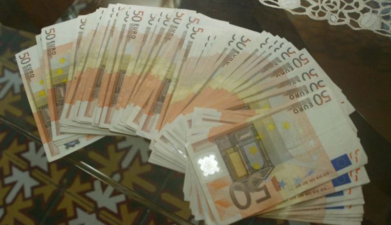أمن البليدة يحبط مخططا لإغراق سوق «السكوار» بمليون أورو مزوّرة