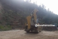 بالصور.. انهيار أتربة وحجارة تقطع الطريق الرابط بين البليدة والمدية