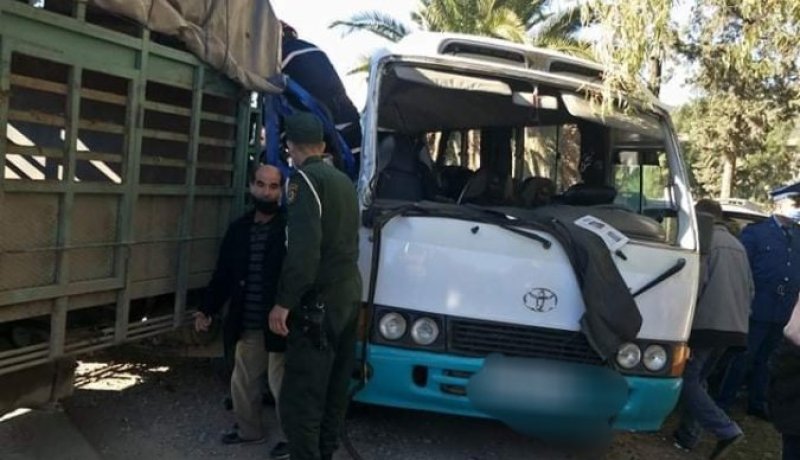 البليدة: وفاة شخص وإصابة 22 آخرين بجروح متفاوتة في حادث مرور بمفتاح