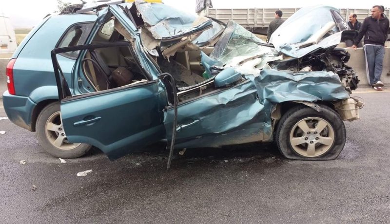 4 جرحى في حادث اصطدام شاحنة بسيارة في البويرة