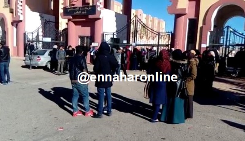 البيض: غلق الحرم الجامعي بعد “تشريد” و “تجويع” طالبات