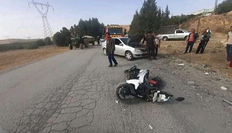 البيض: وفاة شخصين إثر اصطدام دراجة نارية بسيارة