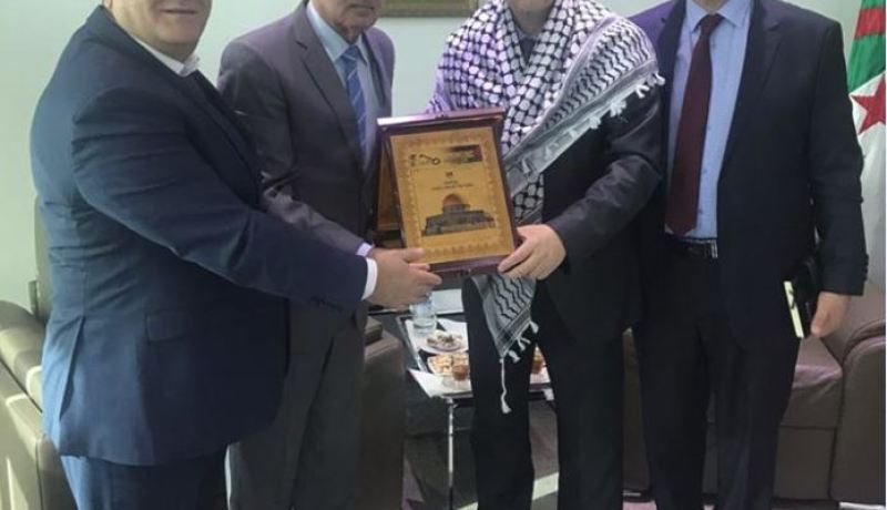 بالصور.. وزير التجارة كمال رزيق يستقبل السفير الفلسطيني