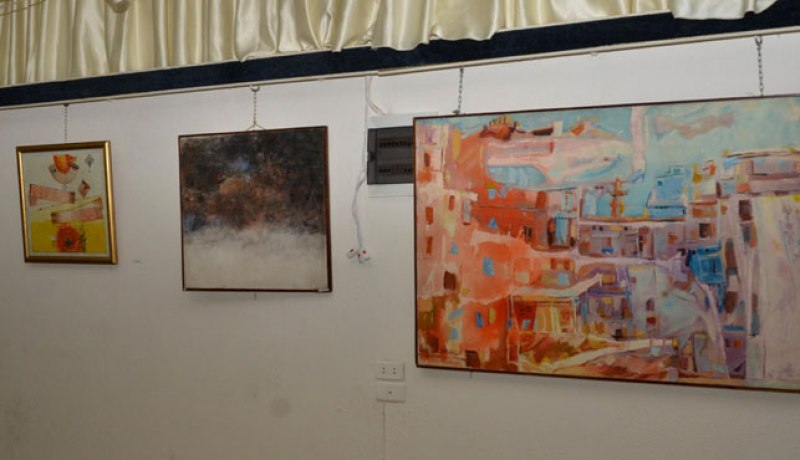 45 فنانا في المهرجان الوطني للفنون التشكيلية بسطيف