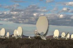 بالصورة.. علماء فلك ينشرون أول صورة في التاريخ لـ”الثقب الأسود”