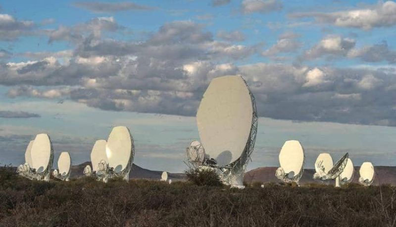 بالصورة.. علماء فلك ينشرون أول صورة في التاريخ لـ”الثقب الأسود”