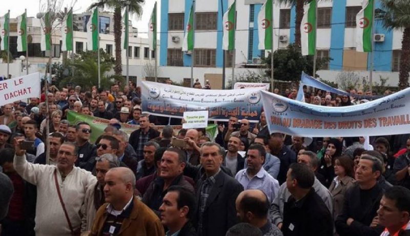تكتل نقابات التربية يتمسك بإضراب 26 و27 فيفري ويدعو لإنجاحه