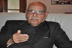 مستشار رئيس الجمهورية يزور المجاهد لخضر بورڤعة المتواجد في المستشفى