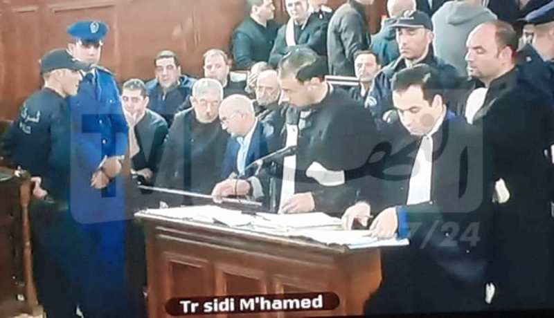 رفع جلسة المحاكمة لمدة 20 دقيقة