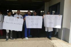 سيلفي.. والاحتجاج خلفي!