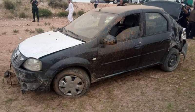 بالصور.. مصرع  طفل وجرح  3 في انحراف سيارة ببنهار في الجلفة