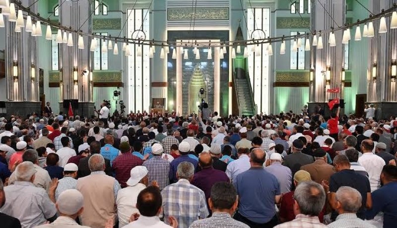 لبنان يُعيد فتح المساجد بدءا من 22 ماي