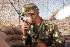 الجيش يكشف مخبأ للأسلحة والذخيرة قرب الحدود الجزائرية المالية