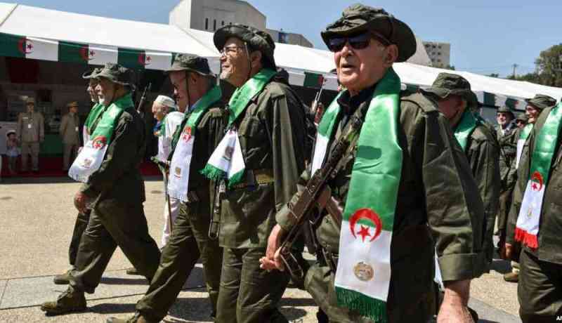 متقاعدو الجيش يعلنون دعمهم لقرارات قايد صالح