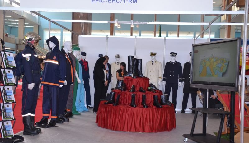 بالصور.. مشاركة الوحدات الإنتاجية للجيش في “Djazair Export”