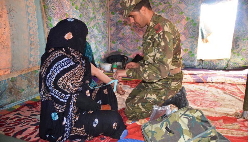 بالصور.. الجيش يتكفل صحيا بالبدو الرحل في بشار وتندوف وأدرار