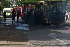 بالصور.. إحتراق حافلة لنقل المسافرين بالحامة في العاصمة
