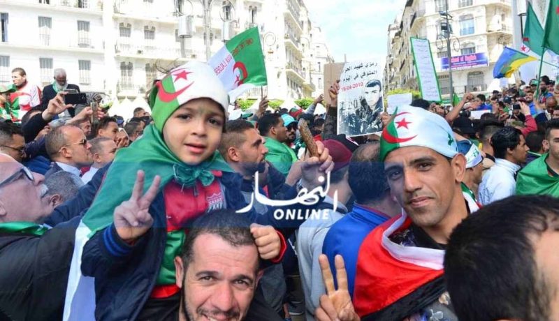 مجلة الإيكومنيست: الحراك الجزائري أخرج البلاد من دائرة الدول الإستبدادية