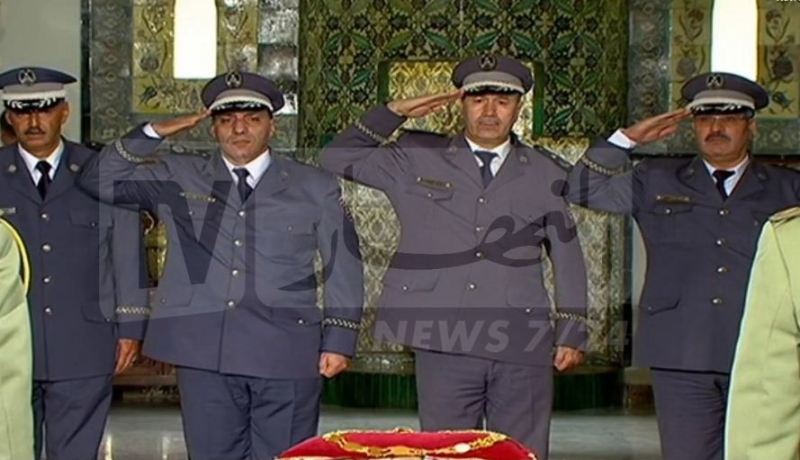 وفد من الحماية المدنية يلقي النظرة الأخيرة على جثمان الفقيد ڤايد صالح