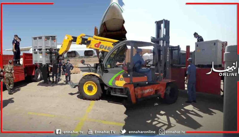 بالصور.. فريق من الحماية المدنية الجزائرية يستعد للذهاب إلى بيروت