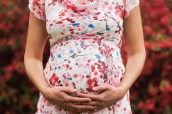 دراسة جديدة: إجهاد الأم أثناء الحمل يعرض طفلها لهذا الخطر!