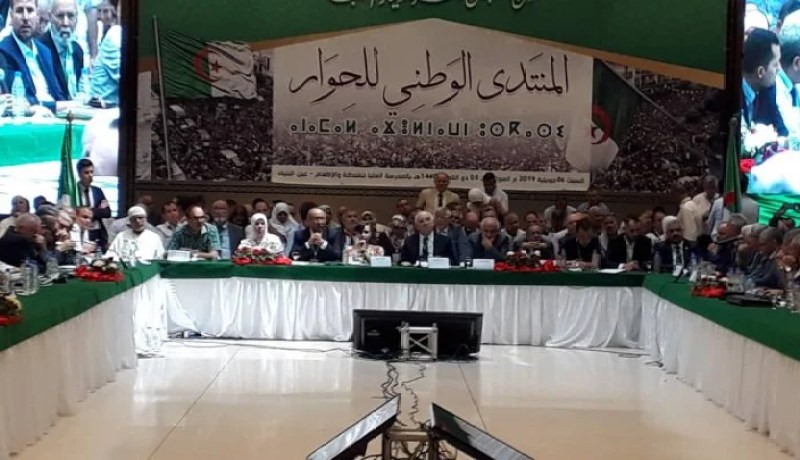 المنتدى الوطني للحوار يوافق على مطالب بن صالح بشروط