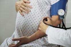 إلزام تسجيل الحوامل في عيادة عمومية أو خاصة بداية من الشهر السابع