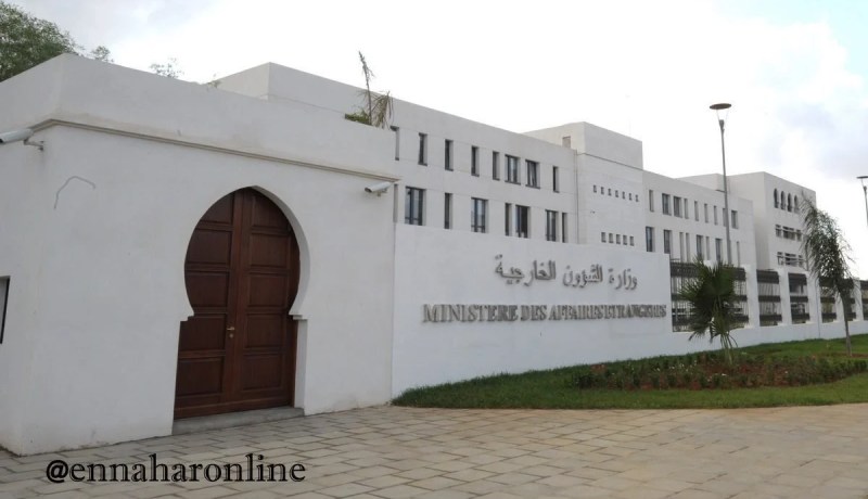 الجزائر تدين الهجوم على ناقلتي نفط ببحر عمان وتؤكد على ضبط النفس