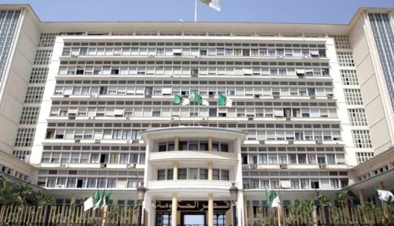 74 راغبا في الترشح للرئاسيات يسحبون إستمارات إكتتاب التوقيعات