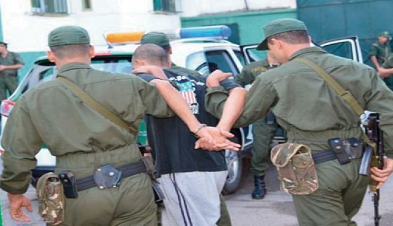 اكتشاف ورشة سرية لصناعة الذخيرة الحية وتوقيف شخصين بعين الباردة في عنابة