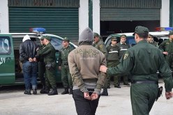 القبض على 3 أشخاص متلبسين بالسرقة داخل مركب الحجار في عنابة  