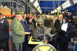 لجنة الدفاع الوطني تشيد بالشركة الجزائرية لصناعة السيارات “مرسيدس-بنز”