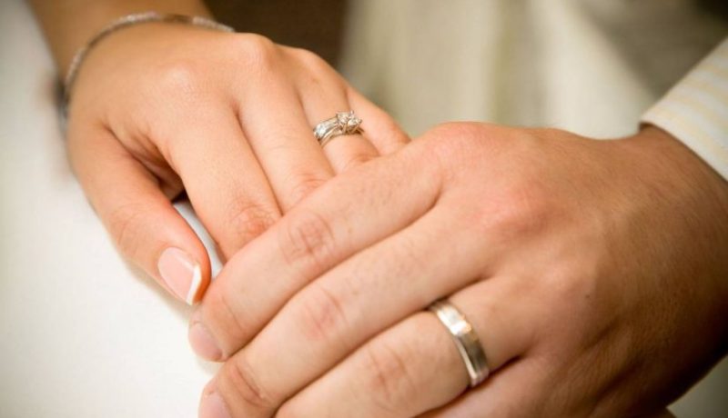 عروض زواج.. عاصميون في الحلال راغبون