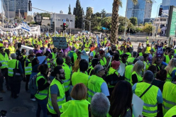 هكذا حاول محتجو السترات الصفراء اختراق المقر الصيفي لماكرون