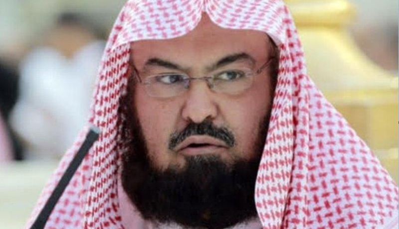 السديس يطالب المسلمين بتخفيف الزحام على المسجد الحرام لإنجاح القمم العربية