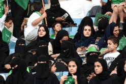 لأول مرة السعوديات يحضرن مباراة كرة قدم