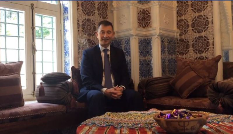 بالفيديو ..السفير البريطاني يهنئ الجزائريين بمناسبة “يناير”