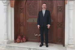 السفير البريطاني الجديد يقدم نفسه للجزائريين بالعربية و الأمازيغية