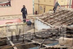 سكان البنايات الهشة بمعسكر يحتجون أمام مقر الدائرة
