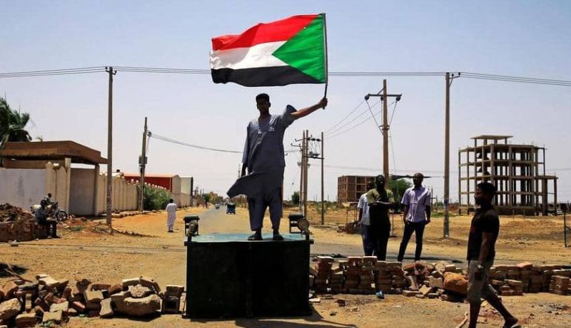 الاتحاد الإفريقي يعلق عضوية السودان