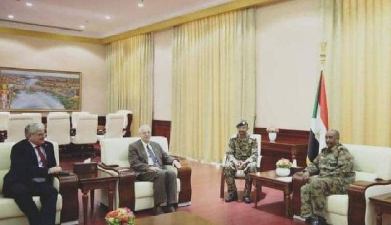 مباحثات بين رئيس المجلس العسكري السوداني والمبعوث الأمريكي