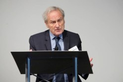 وفاة أحد رواد الصحافة العالمية “هارولد إيفانز”